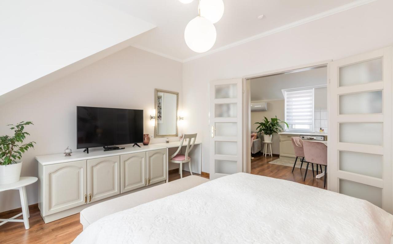 Monarchia Apartman Pearl Mosonmagyaróvár Exterior foto