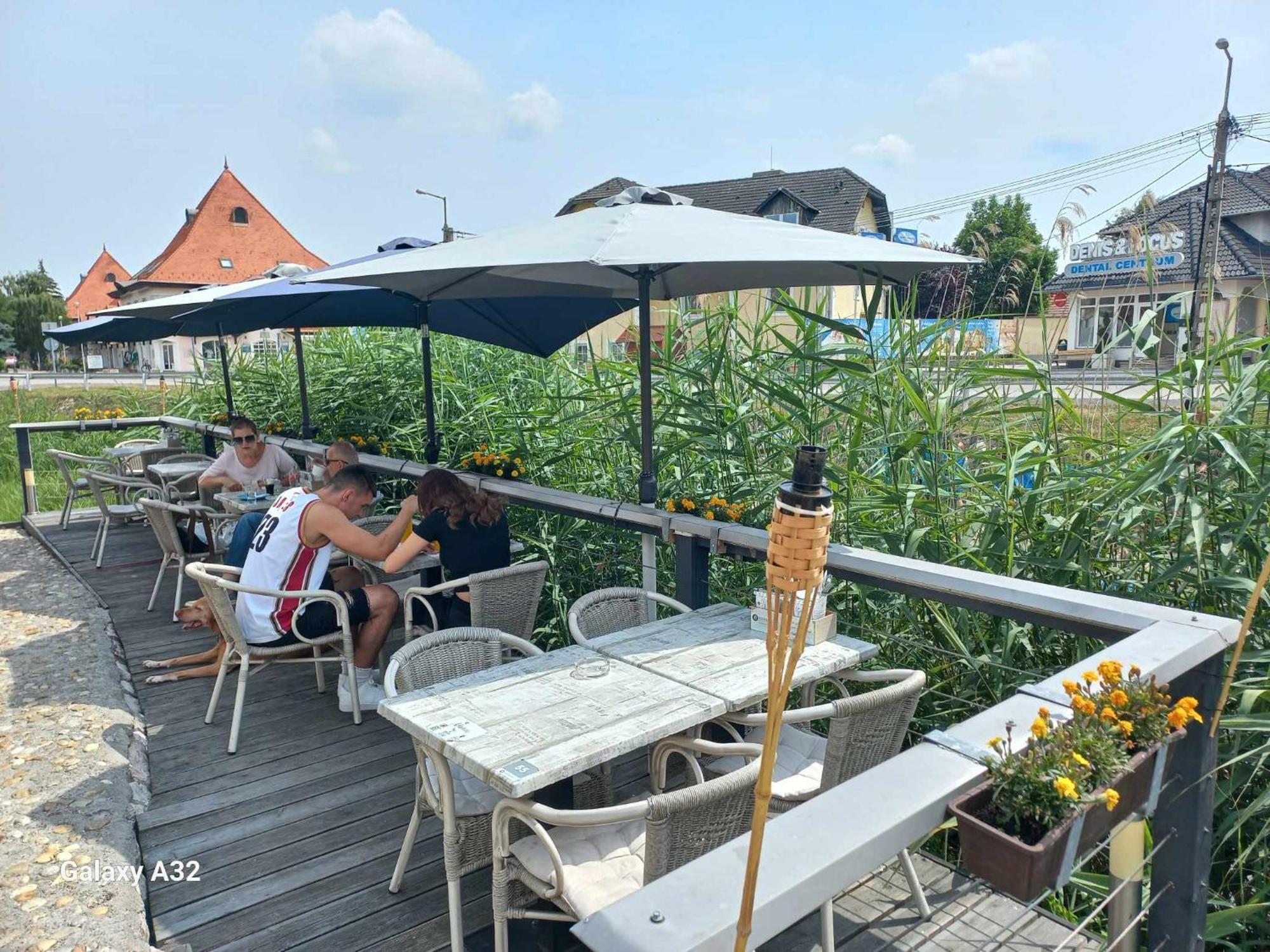 Monarchia Apartman Pearl Mosonmagyaróvár Exterior foto